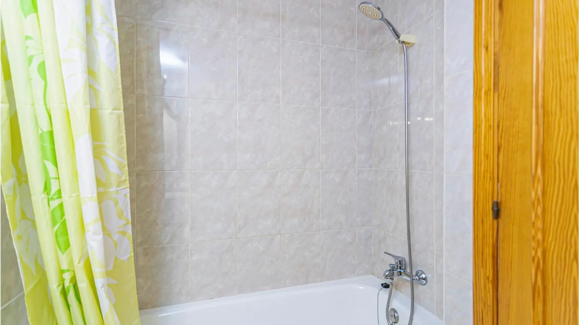 Dom wakacyjny 4 Bedroom Beautiful Home In Alcudia Port de Alcudia  Hiszpania