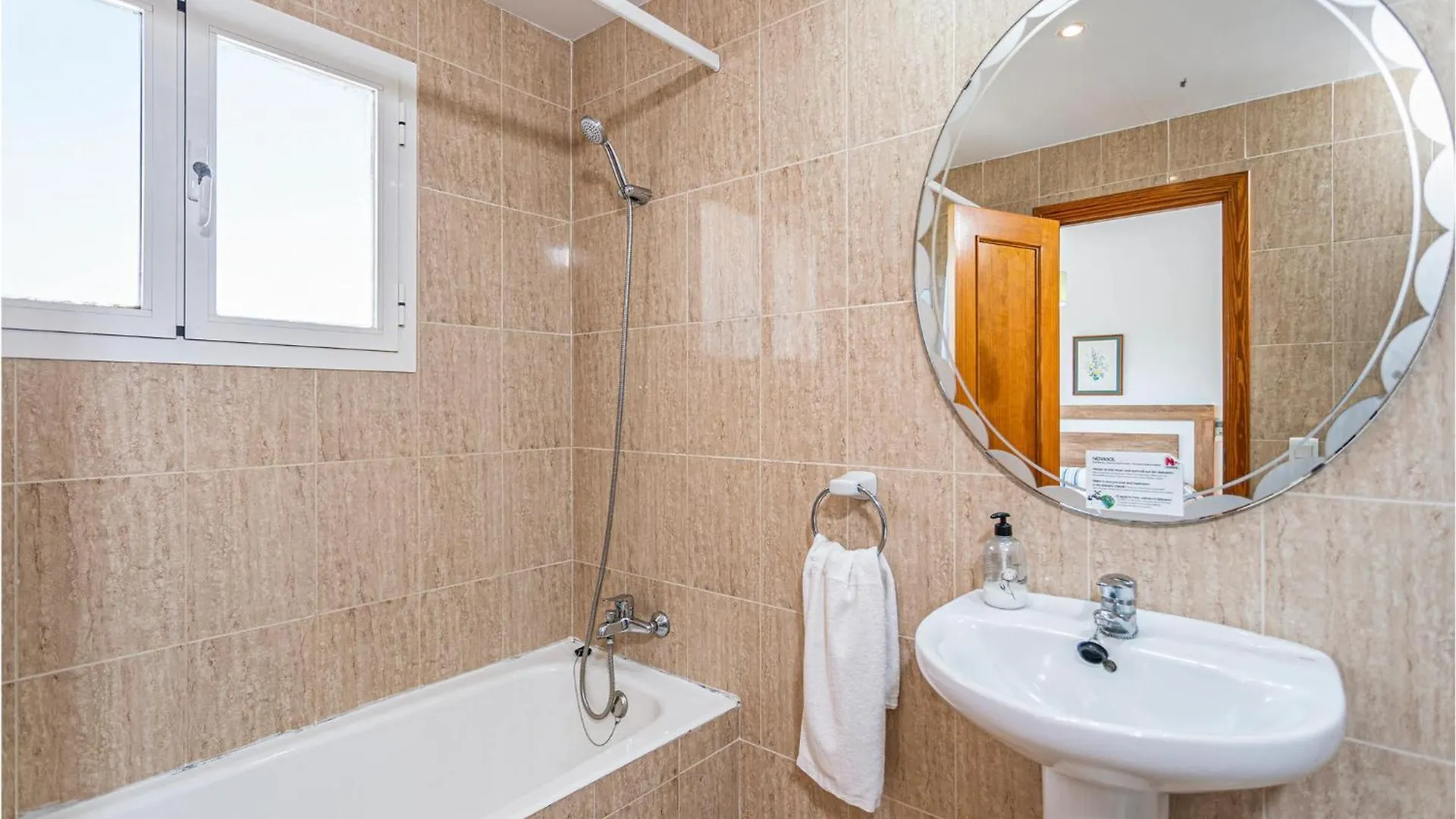 4 Bedroom Beautiful Home In Alcudia Port de Alcudia  Dom wakacyjny Port de Alcudia (Mallorca)