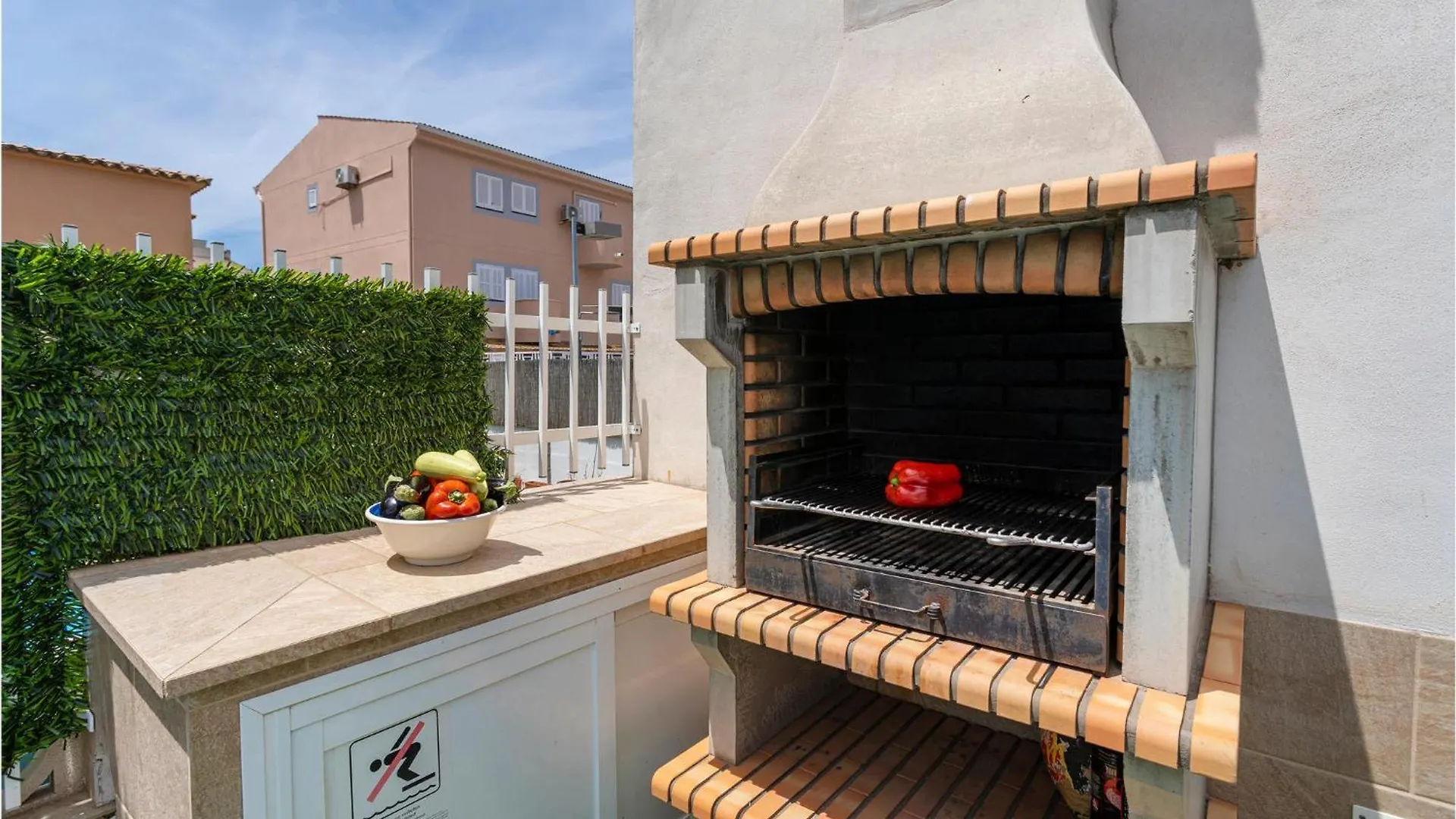 4 Bedroom Beautiful Home In Alcudia Port de Alcudia  Dom wakacyjny
